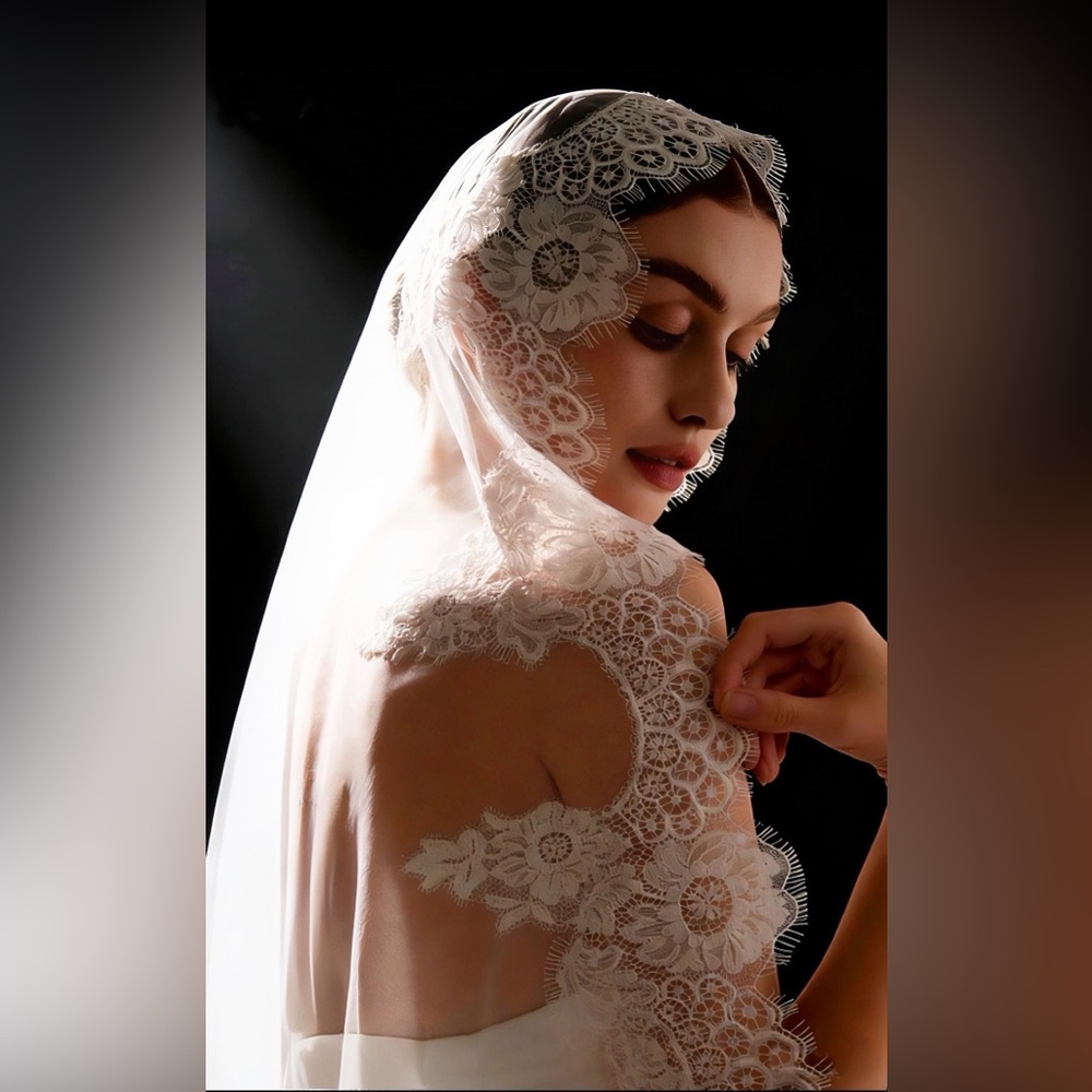 Mantilla Bridal Veil Cathedral Length (BRAND NEW)